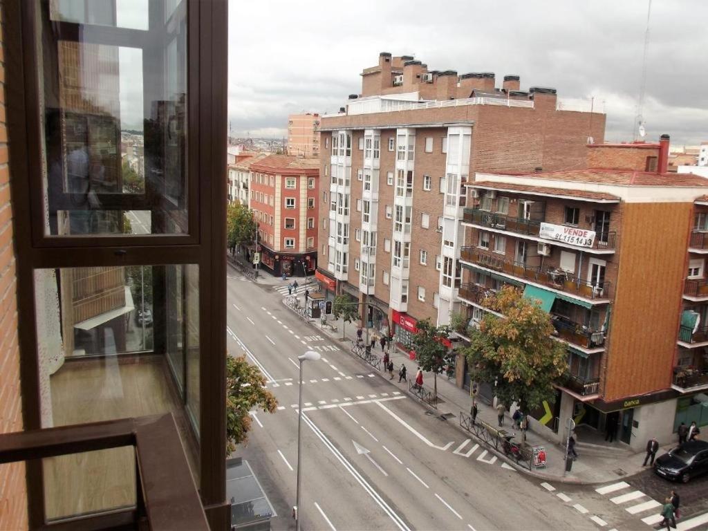 Apartamentos Urgel Madrid Dış mekan fotoğraf